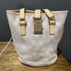 Dooney & Bourke Shoulder Purse